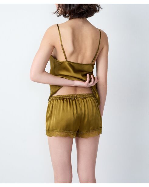 Melkachtige koperen korte broek