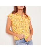 Timeo-shirt gedrukt op een gele achtergrond