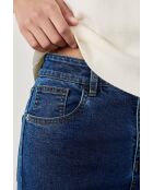 Schmale königsblaue Hose