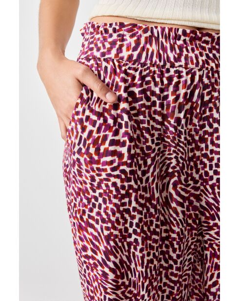 Broek met Solange print op een witte achtergrond