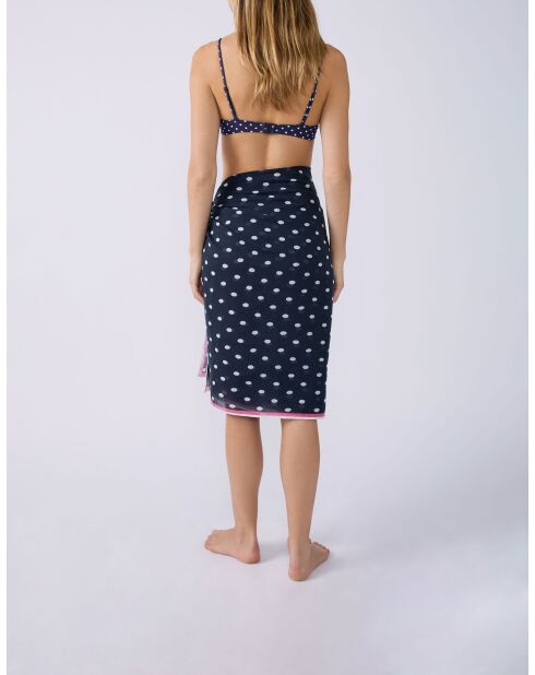 Pareo Marcia gedruckt auf blauem Hintergrund