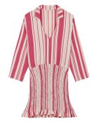 Rosafarbenes Ostuni-Kleid