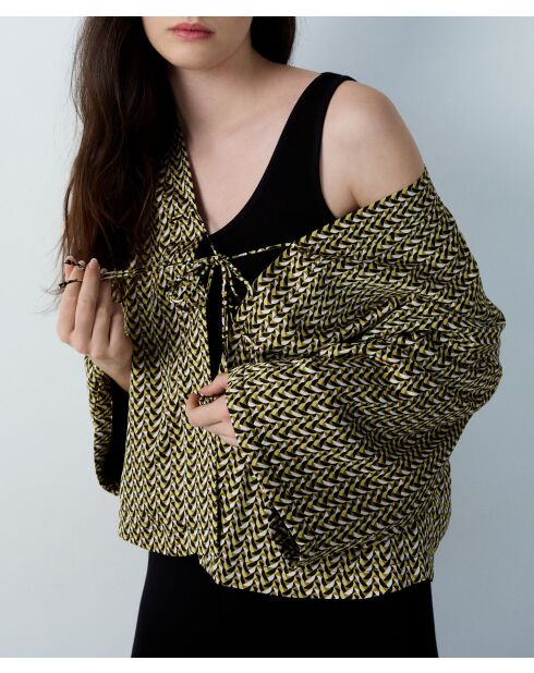 Dreiteiliger Schlafanzug von Nosi, gedruckt auf schwarzem Hintergrund