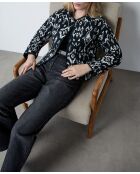 Etienne-Jacke gedruckt auf schwarzem Hintergrund