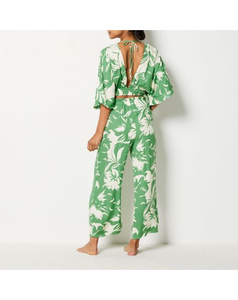 Jubika broek gedrukt op een groene achtergrond