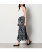 Rok Isaac gedrukt op een zwarte achtergrond