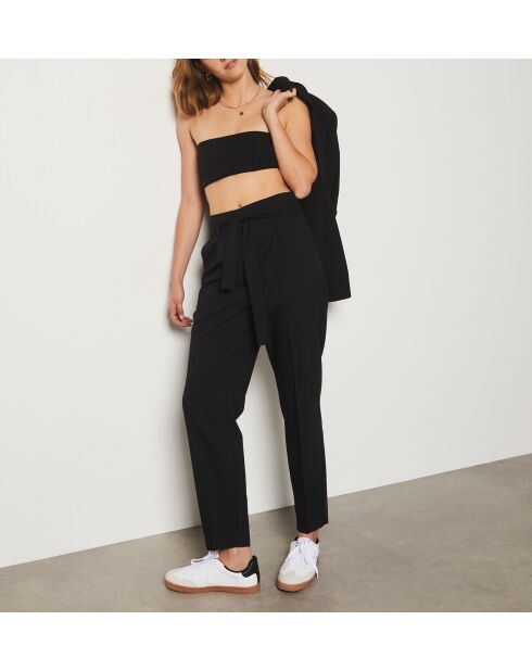 Een zwarte broek van Stephania