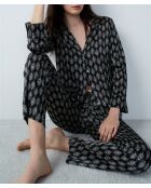 Nex-Hose auf schwarzem Hintergrund gedruckt