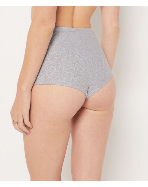 Graue energetische Shorts