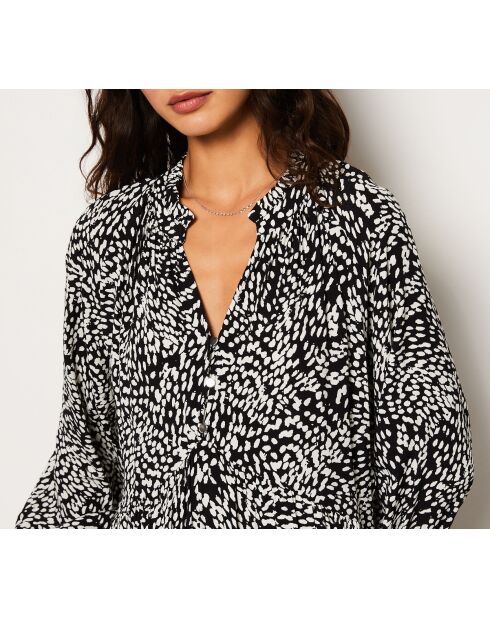 Mia jurk gedrukt op witte achtergrond