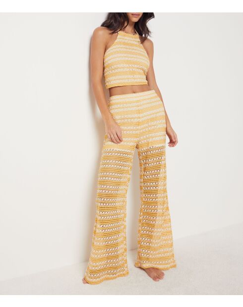 De sol b zonnegele lange, pluizige, wijd uitlopende en soepelvallende broek