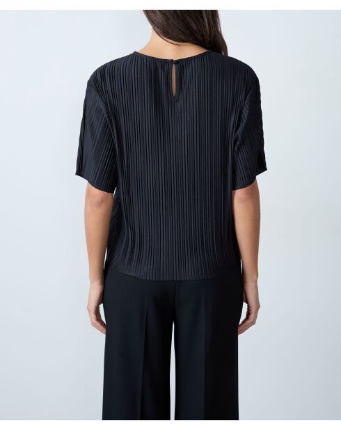 T-shirt nera Gilante