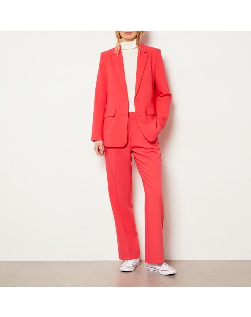 Koraalkleurige jas van Italië