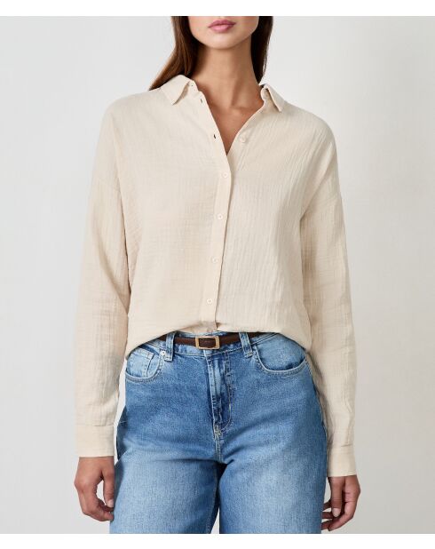 Conny shirt dat klaar is om te verven