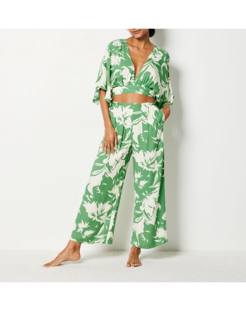 Jubika broek gedrukt op een groene achtergrond