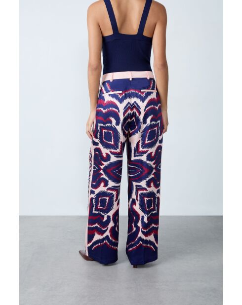 Venusbroek met roze achtergrondprint