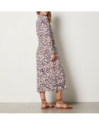 Eby jurk gedrukt op witte achtergrond