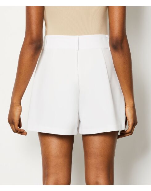 Ecrufarbene Shorts Casha