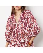 Alicia Kleid mit Backstein-Hintergrunddruck