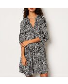 Mia jurk gedrukt op witte achtergrond