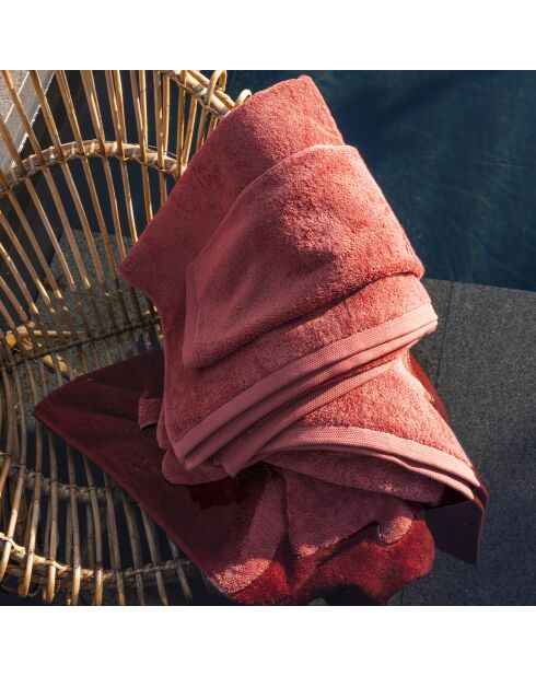 Drap de douche uni en coton peigné biologique Essentiel rouge cosmos - 70x140 cm