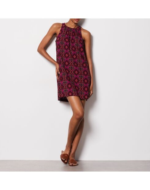 Vestido Bello estampado sobre fondo morado