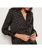Polka Chic Shirt mit schwarzem Hintergrunddruck