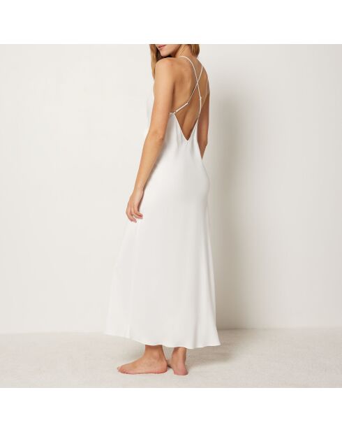 Story weißes Nachthemd