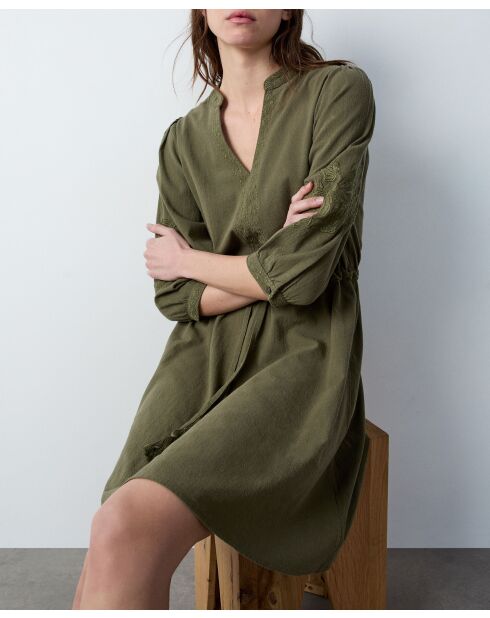 Robe Prospere brodée argile