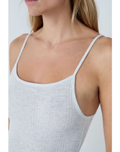 Colyn graues Nachthemd