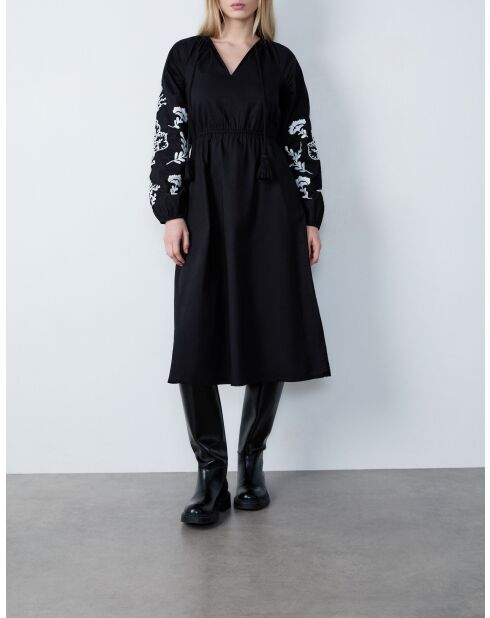 Zwarte geborduurde jurk van Solene