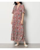 Isaac jurk met roze achtergrond