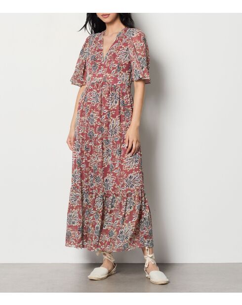 Isaac jurk met roze achtergrond