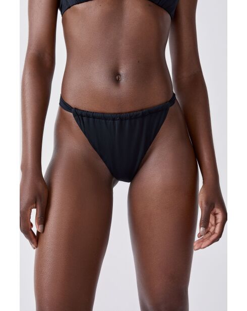 Schwarze brasilianische Bikinihose Luarca mit hohem Beinausschnitt