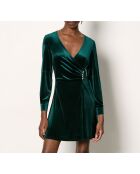 Grünes Kleid aus Samt