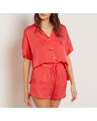 Korte broek met hazelnootkleurige zalm en perzik