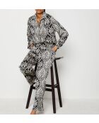 Silan shirt gedrukt op een zwarte achtergrond