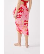 Hibiscus B Pareo mit rosa Hintergrund