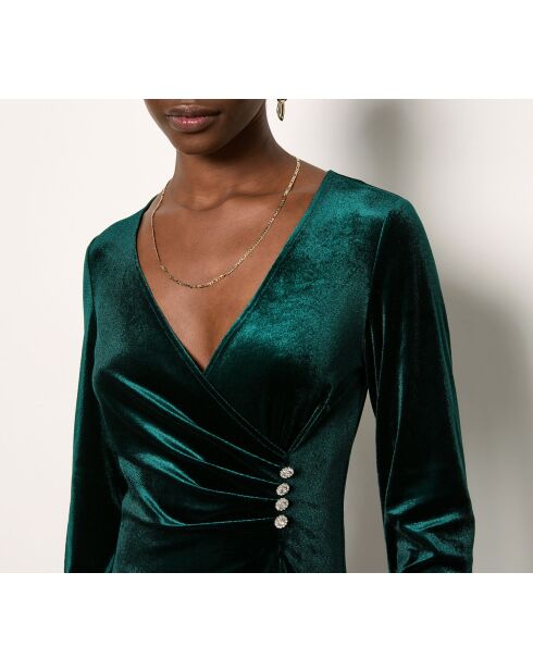 Grünes Kleid aus Samt