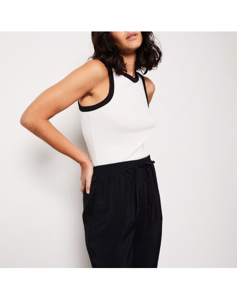 Een zwarte broek van Laguna