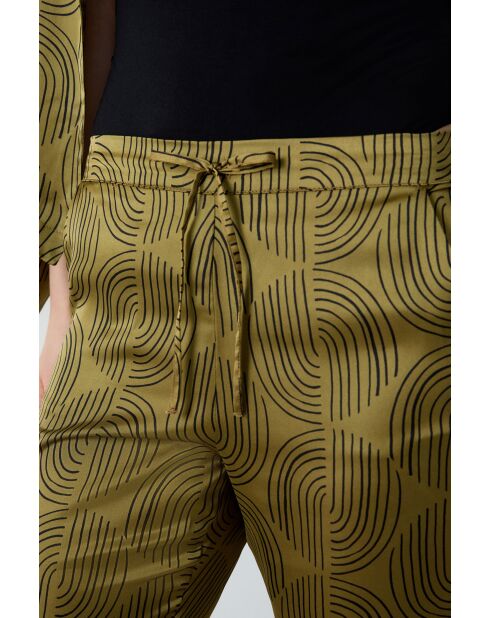 Nasir broek gedrukt op groene achtergrond