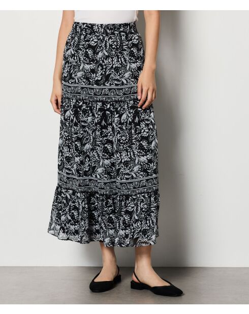 Rok Isaac gedrukt op een zwarte achtergrond