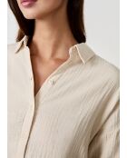 Conny shirt dat klaar is om te verven