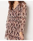 Een lila blauwgroene jurk met print