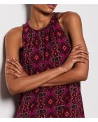 Vestido Bello estampado sobre fondo morado