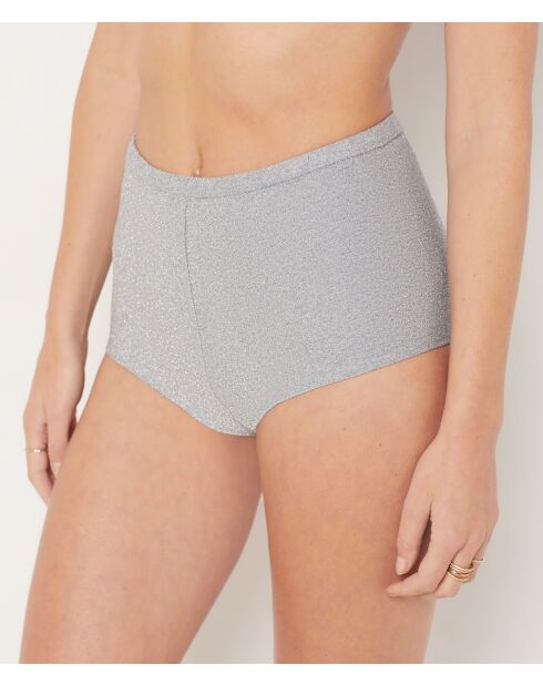 Graue energetische Shorts