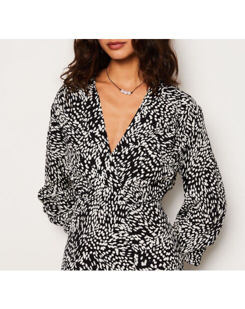 Mija jurk gedrukt op witte achtergrond