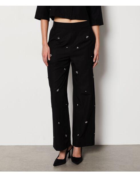 Kristallen broek met zwart borduursel