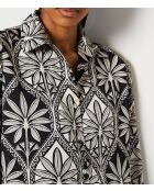 Silan shirt gedrukt op een zwarte achtergrond