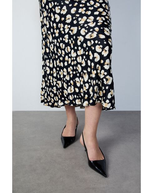 Rana rok gedrukt op een zwarte achtergrond